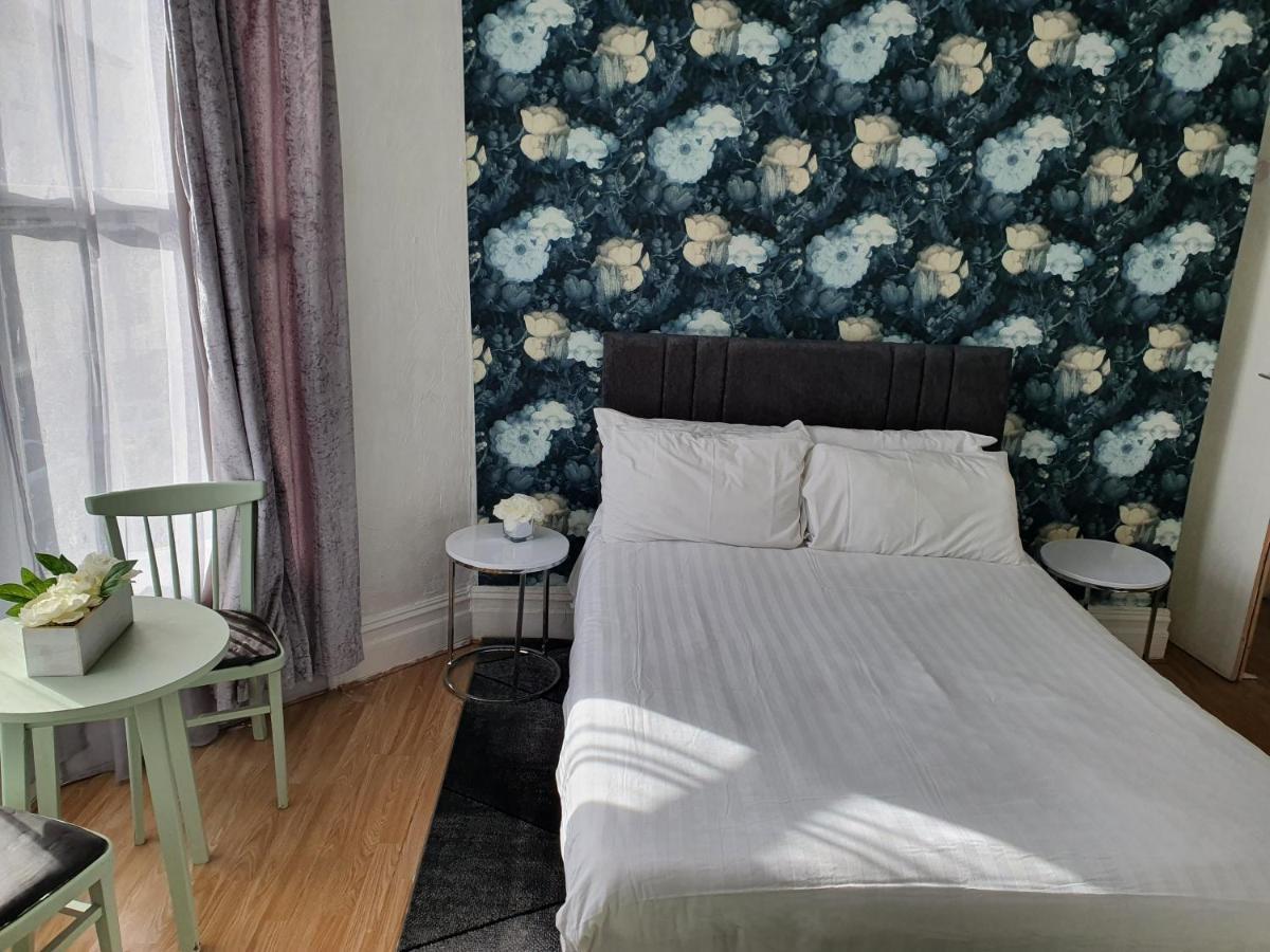 Balkan Hotel Blackpool Kültér fotó